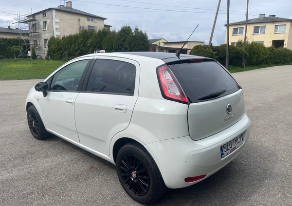 Fiat Punto 2012 cena 21900 przebieg: 176000, rok produkcji 2012 z Żory małe 191